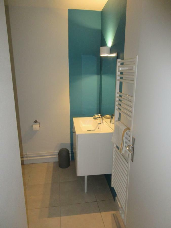 Appartement Préférence - Hypercentre avec parking privé gratuit et lit Queen size à Poitiers Extérieur photo