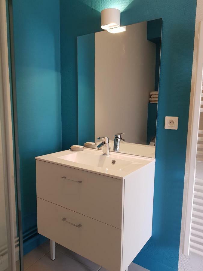 Appartement Préférence - Hypercentre avec parking privé gratuit et lit Queen size à Poitiers Extérieur photo